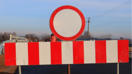 Znak drogowy informujący o zakazie wjazdu pojazdów 
