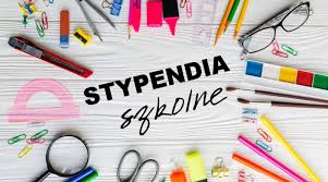 Kolorowa tablica z napisem stypendium szkolne 