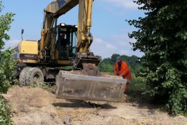 Prace przy budowie kanalizacji w miejscowości Strzałków