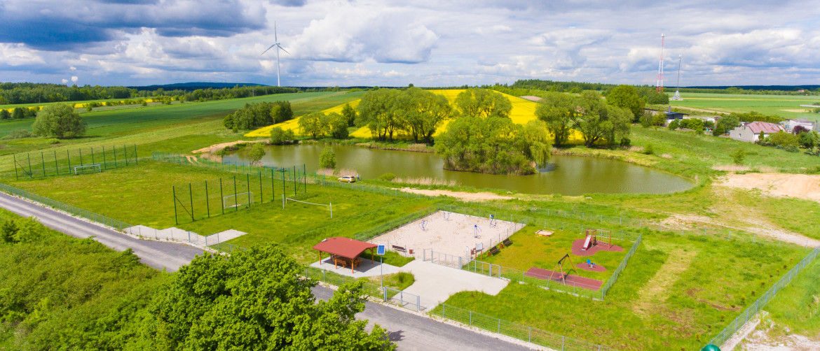 Plac zabaw oraz boisko w Okrajszowie