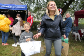 Kobieta i mały chłopiec 
