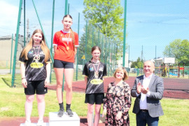 Kobieta, mężczyzna i uczestniczki zawodów sportowych 