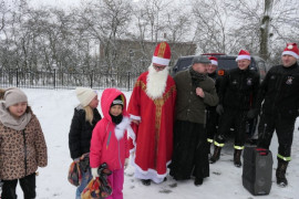 Grupowe zdjęcie z Mikołajem 