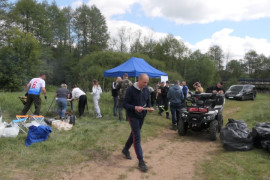 Grupa osób podczas integracyjnego spotkania