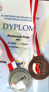 Dyplom i dwa medale 