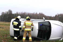 Ratownicze pokazy strażaków z udziałem samochodów 