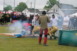 Strażacy podczas zawodów pożarniczych 