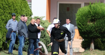 Grupa osób - uczestnicy zawodów OSP