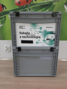 Szara plastykowa skrzynia 