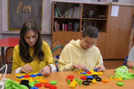 Uczennice podczas warsztatów edukacyjnych 