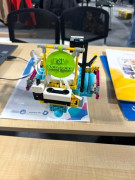 Robot zbudowany z klocków lego