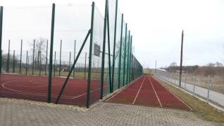Boisko sportowe i bieżnia lekkoatletyczna 