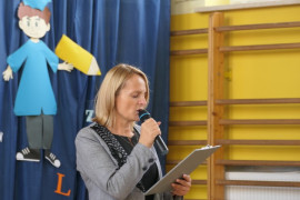 Dyrektor PSP w Płoszowie podczas przemówienia 