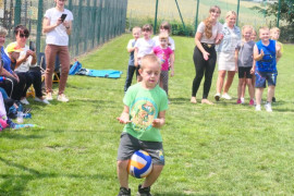 Chłopiec podczas zawodów sportowych 