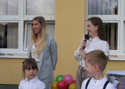 Dwie kobiet i dwoje dzieci