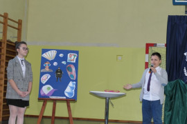 Uczniowie PSP w Szczepociccah podczas akademii 