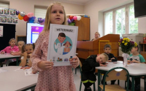 Dziewczynka podczas występu 