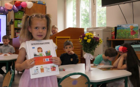 Dziewczynka podczas występu 