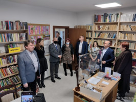 Goście na otwarciu filli biblioteki